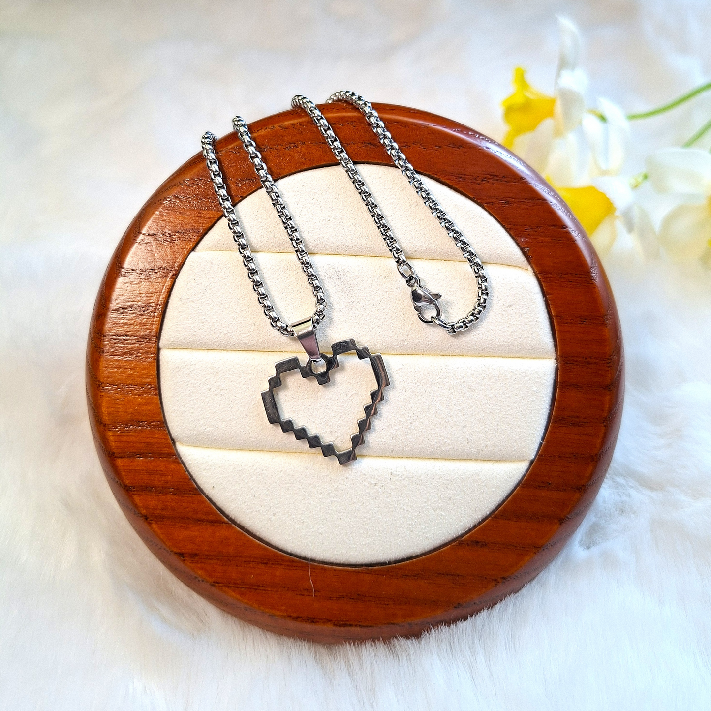 Minimalist Everyday Wear Stainless Steel Heart Shape Necklace – The Perfect Fashion Jewelry for Women