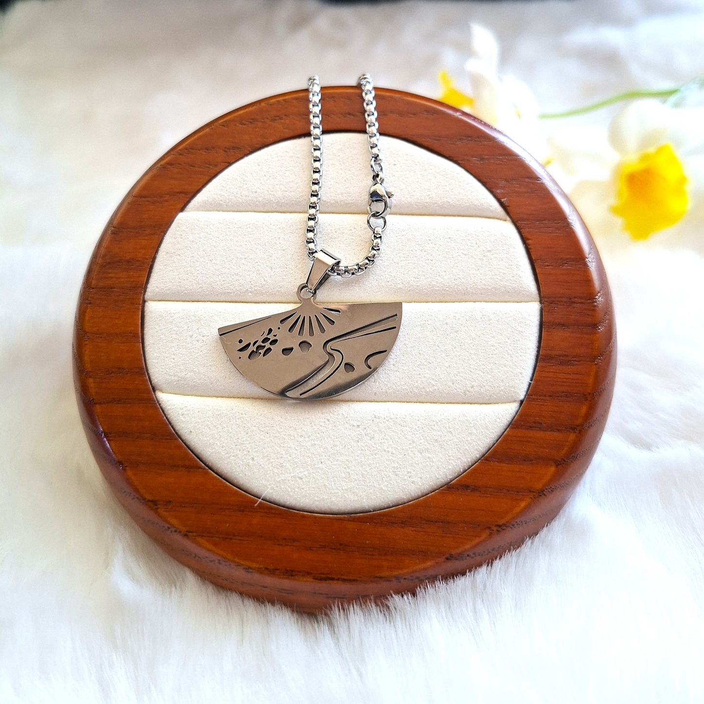 Minimalist Everyday Wear Stainless Steel Necklace – The Perfect Fashion Jewelry for Women