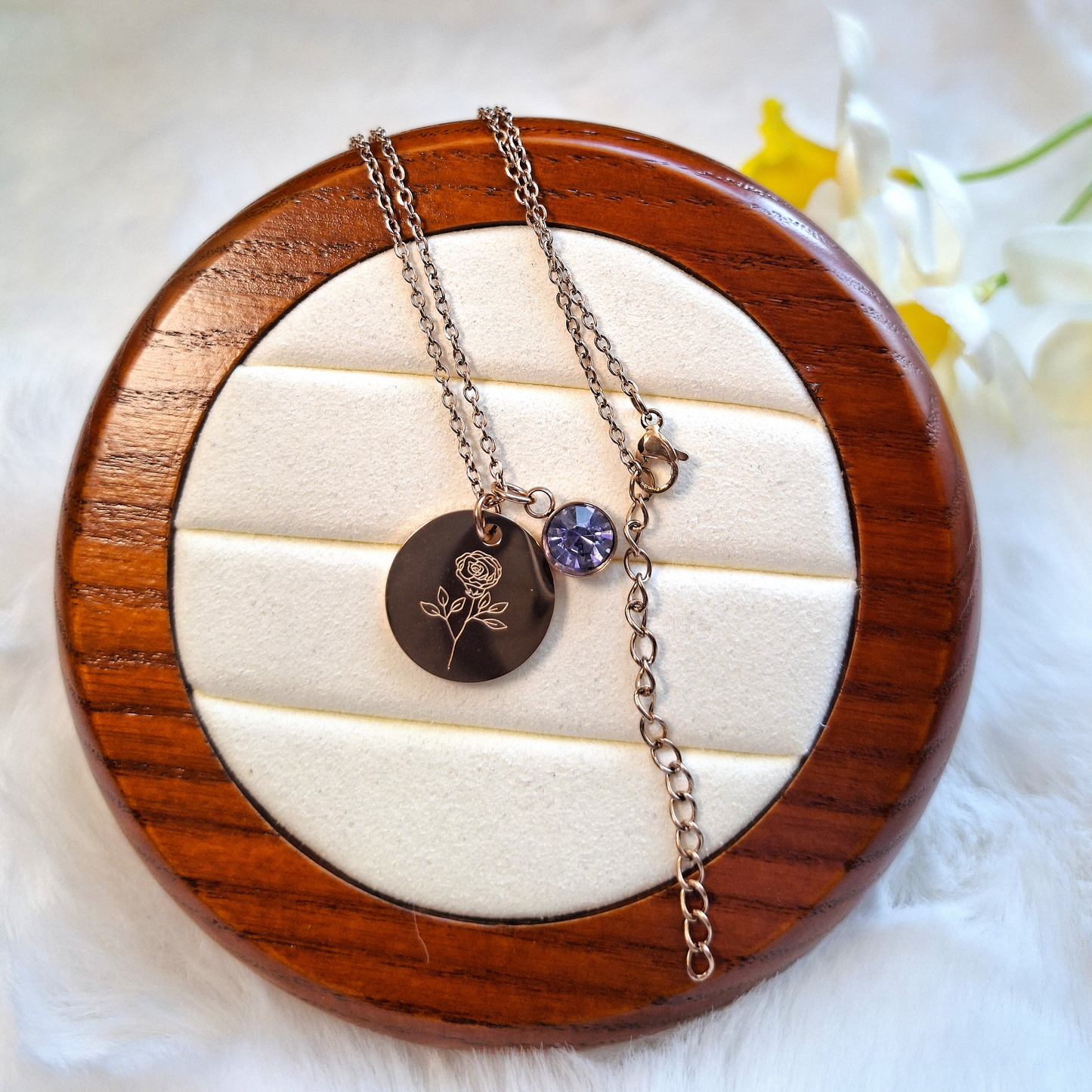 Minimalist Everyday Wear Rose Gold plated Stainless Steel Necklace with Accent Stone– The Perfect Fashion Jewelry for Women