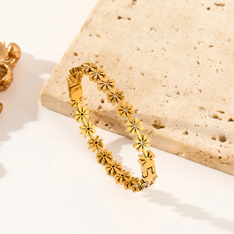 316L Stainless Steel Daisy Flowers Necklace Earrings Bracelets For Women Fashion Waterproof Jewelry 4-Set Lady Gift