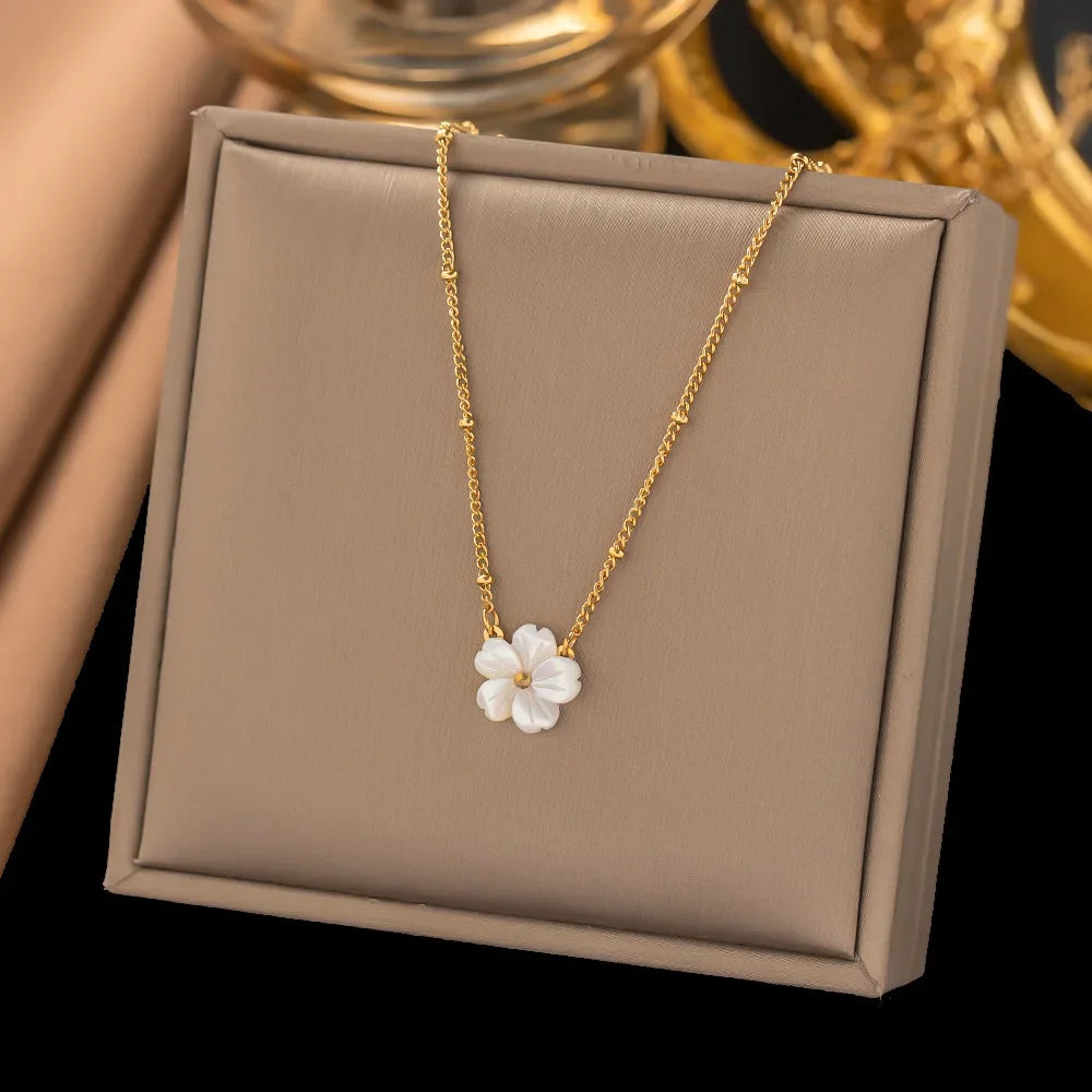 Stainless Steel White Shell Flower Pendant Necklace For Women Girls Gold Color Cute Clavicle Chain Jewelry Wedding Birthday Gift