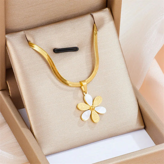 Trendy 316L Stainless Steel Gold Color Flower Floral Pendant Necklace For Women Daily Wear Exquisite Collar Neck Chain Jewelry