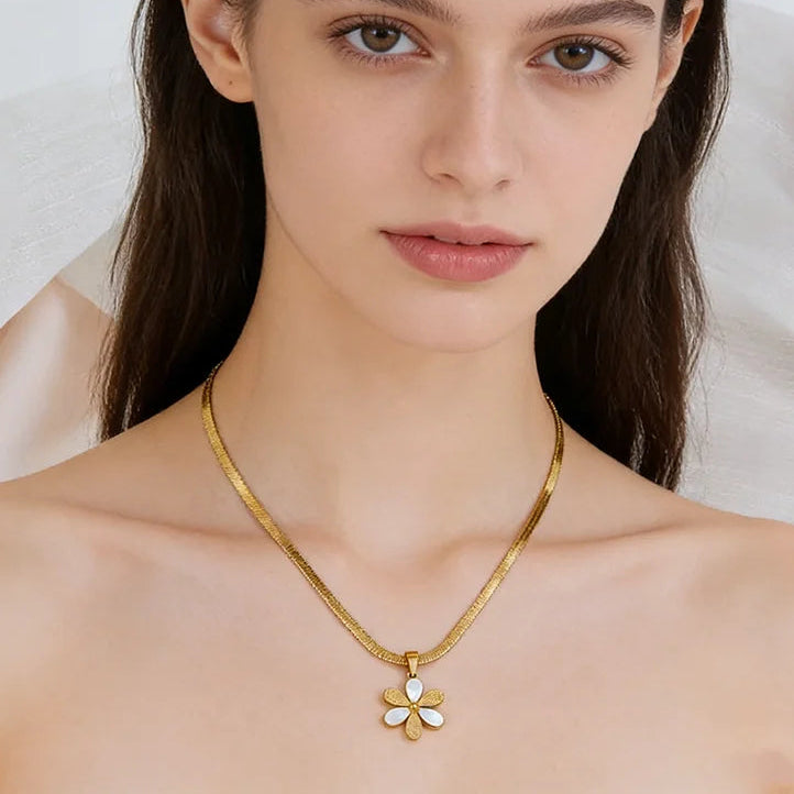 Trendy 316L Stainless Steel Gold Color Flower Floral Pendant Necklace For Women Daily Wear Exquisite Collar Neck Chain Jewelry