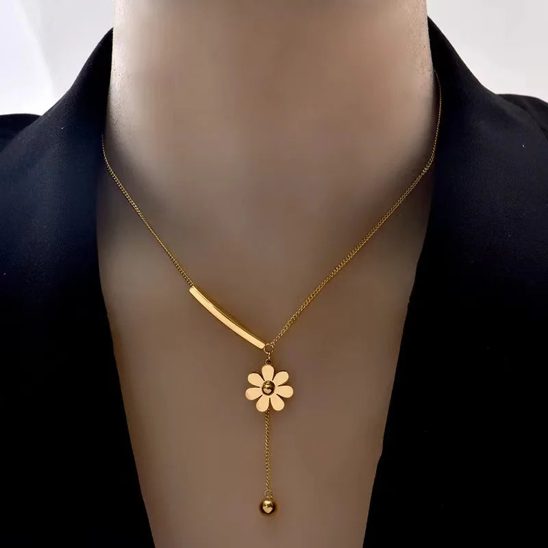 Trendy 316L Stainless Steel Gold Color Flower Floral Pendant Necklace For Women Daily Wear Exquisite Collar Neck Chain Jewelry