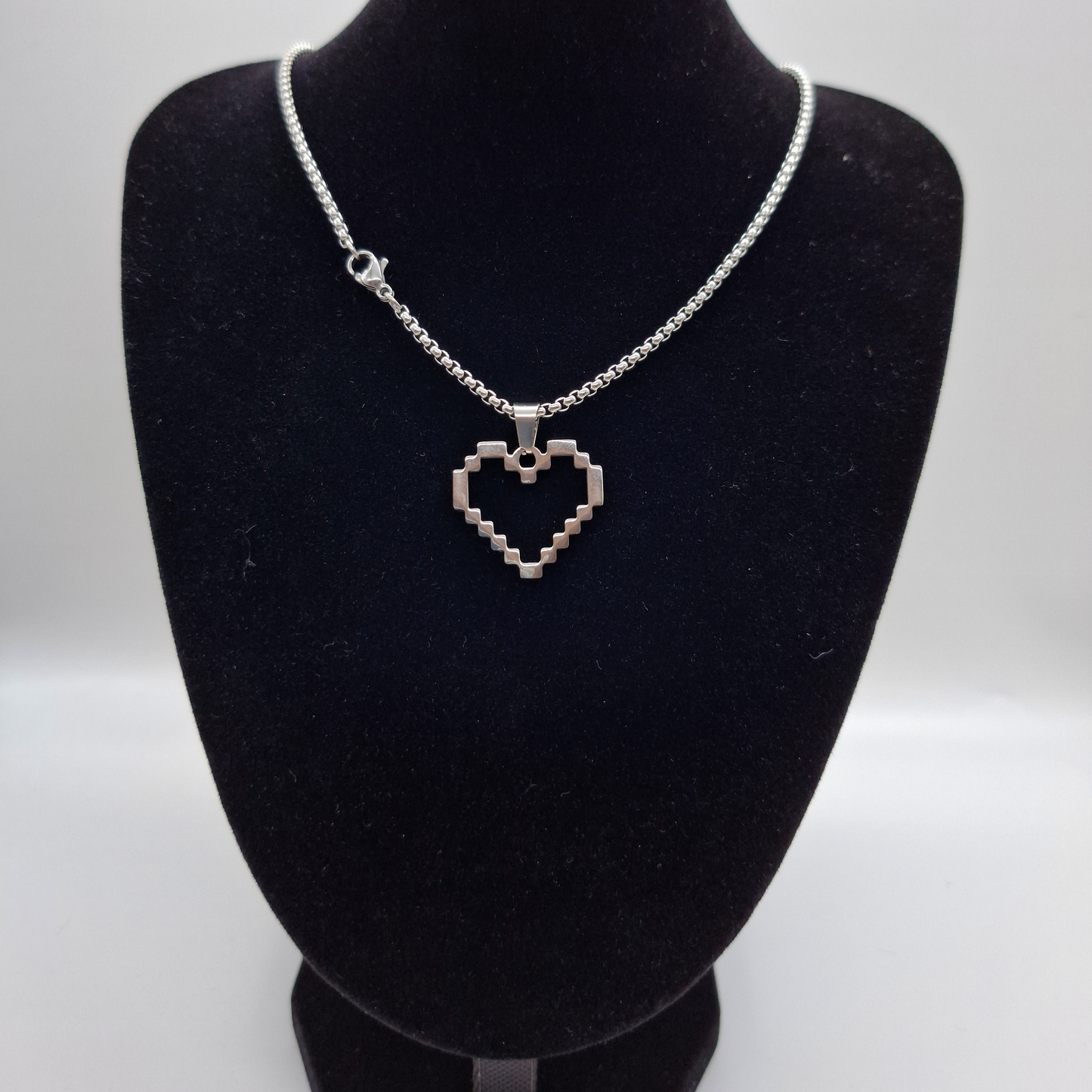 Minimalist Everyday Wear Stainless Steel Heart Shape Necklace – The Perfect Fashion Jewelry for Women