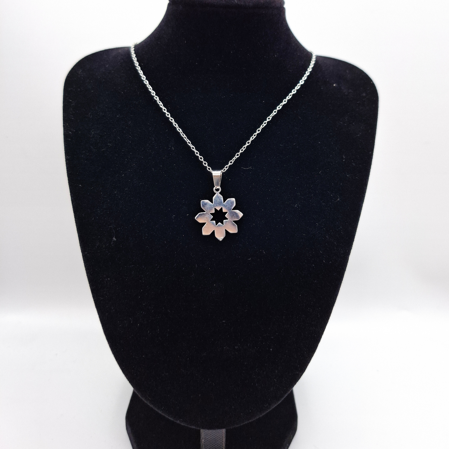 Minimalist Everyday Wear Stainless Steel Necklace – The Perfect Fashion Jewelry for Women