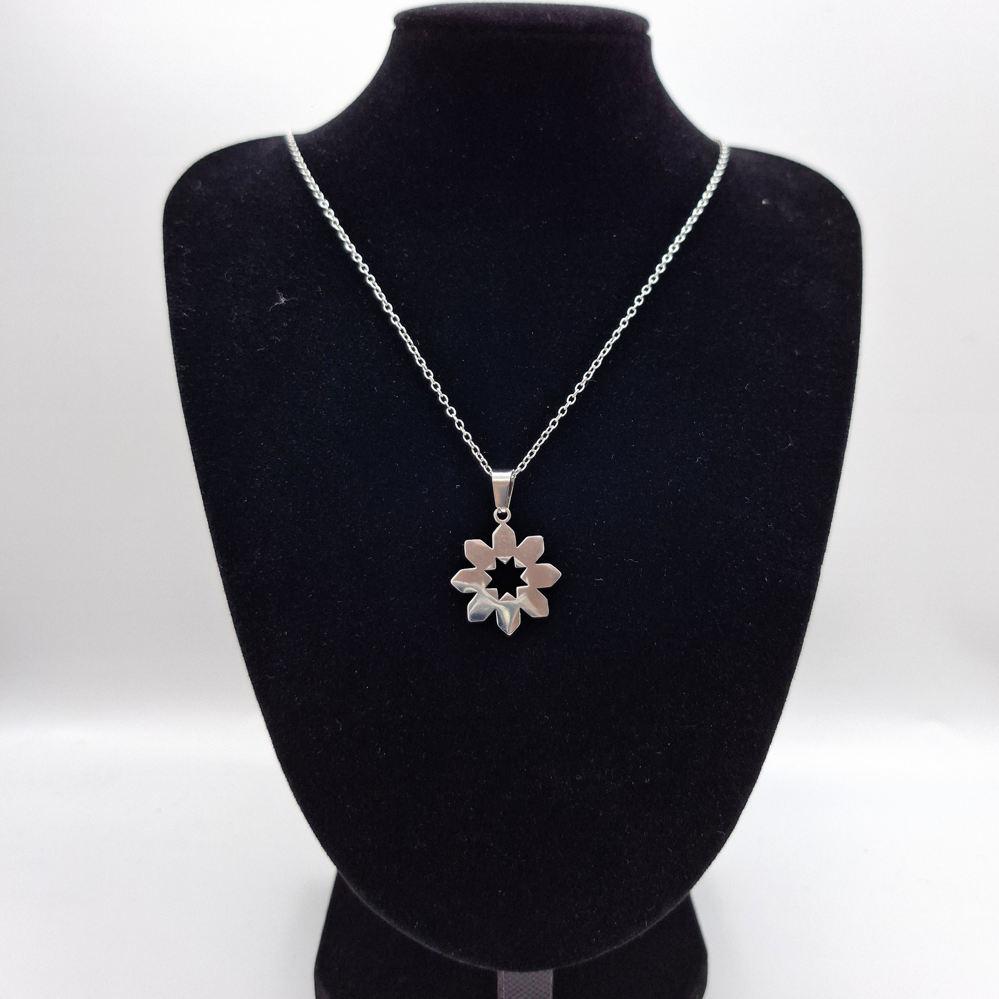 Minimalist Everyday Wear Stainless Steel Necklace – The Perfect Fashion Jewelry for Women