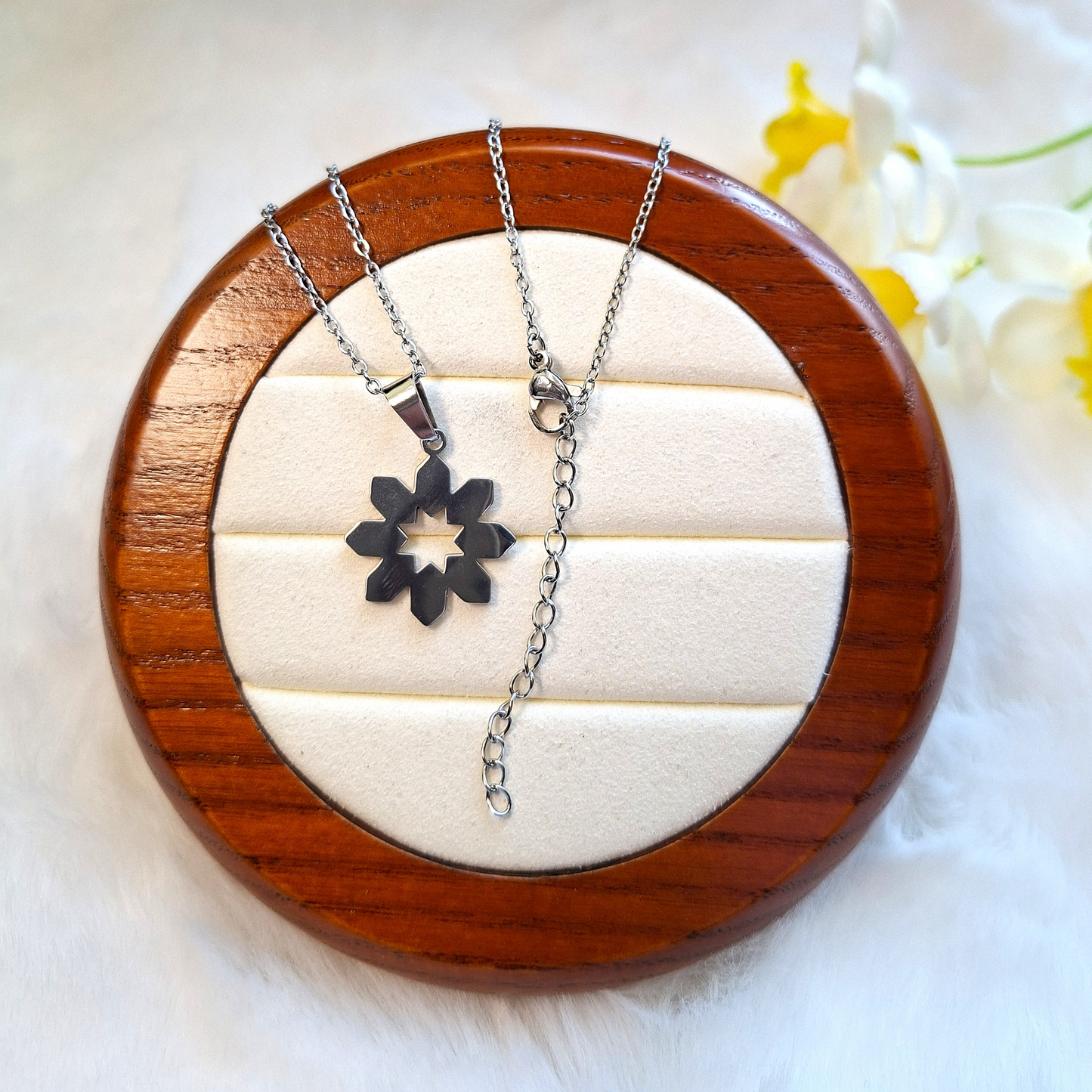 Minimalist Everyday Wear Stainless Steel Necklace – The Perfect Fashion Jewelry for Women