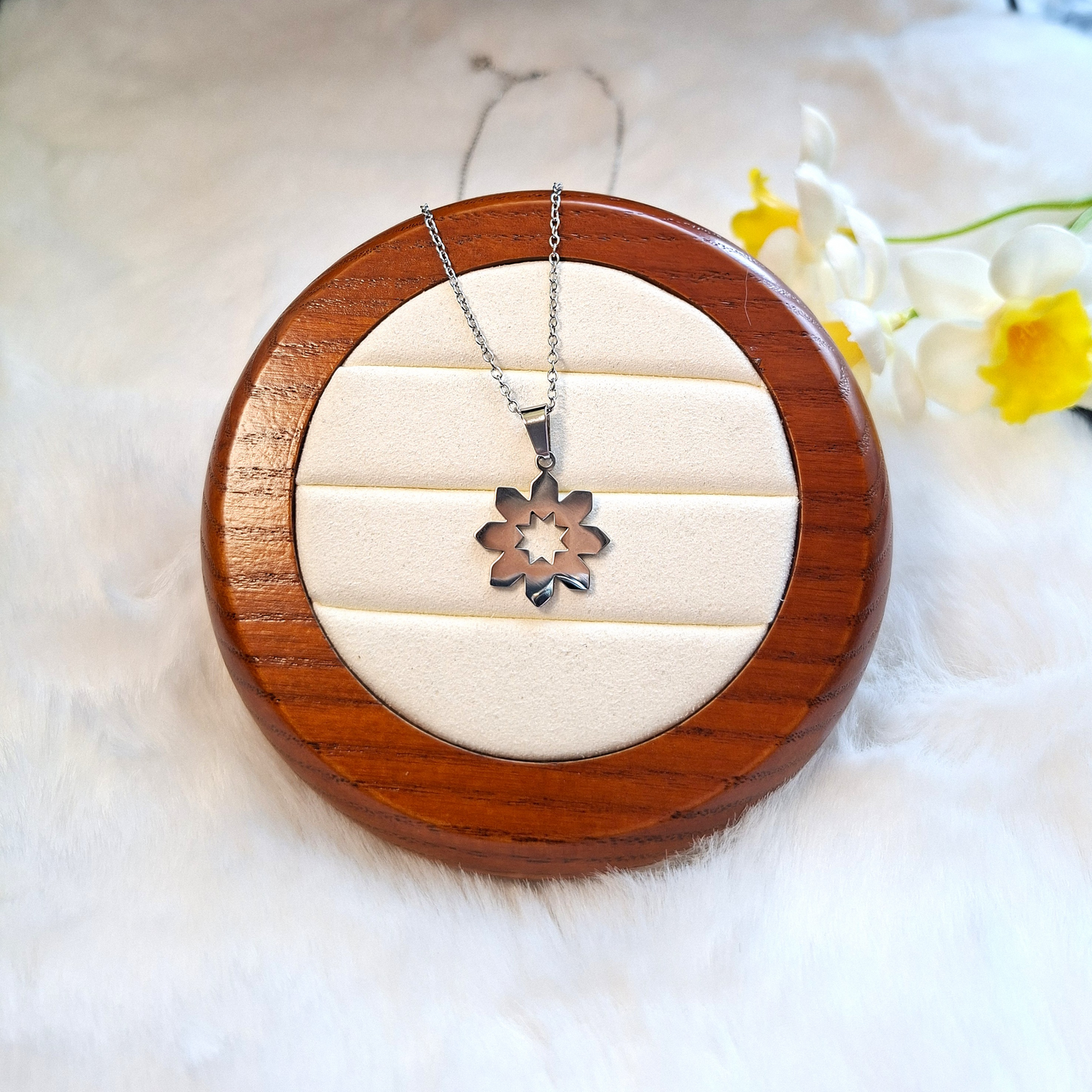 Minimalist Everyday Wear Stainless Steel Necklace – The Perfect Fashion Jewelry for Women