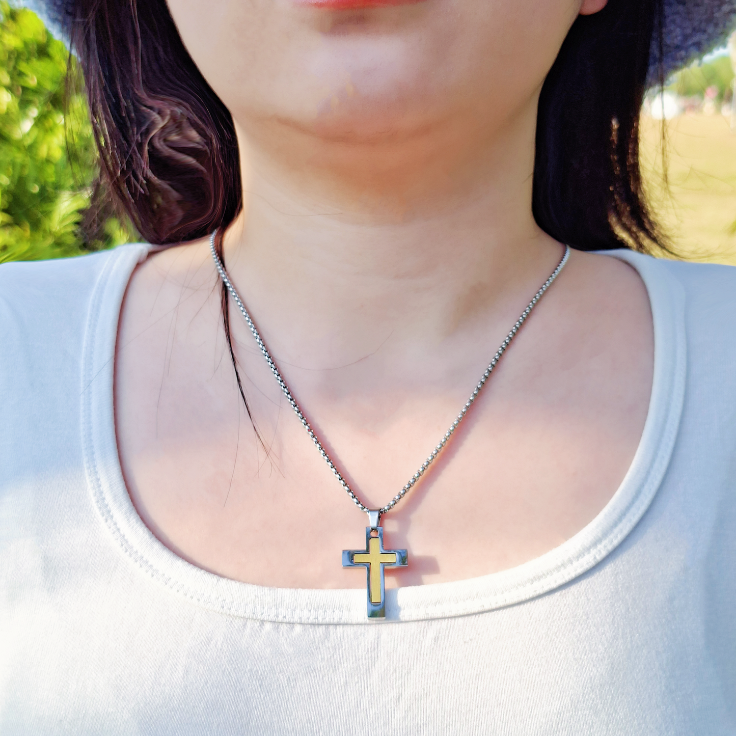 Minimalist Everyday Wear Stainless Steel Cross Shape Necklace – The Perfect Fashion Jewelry for Women and Men
