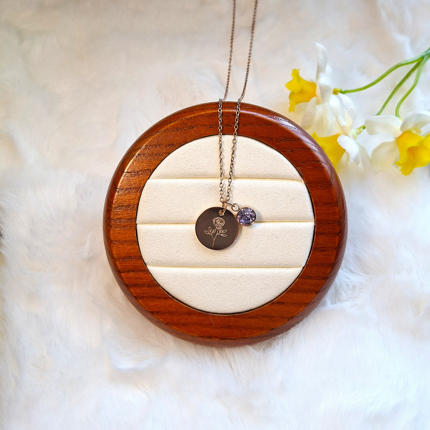 Minimalist Everyday Wear Rose Gold plated Stainless Steel Necklace with Accent Stone– The Perfect Fashion Jewelry for Women