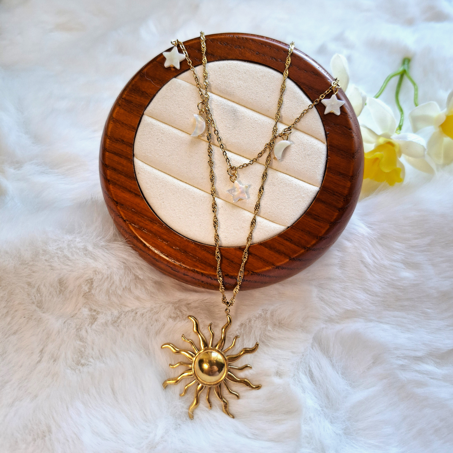 Minimalist Fashion two layer Gold plated Stainless Steel Necklace – The Perfect Layer for Fall & Winter