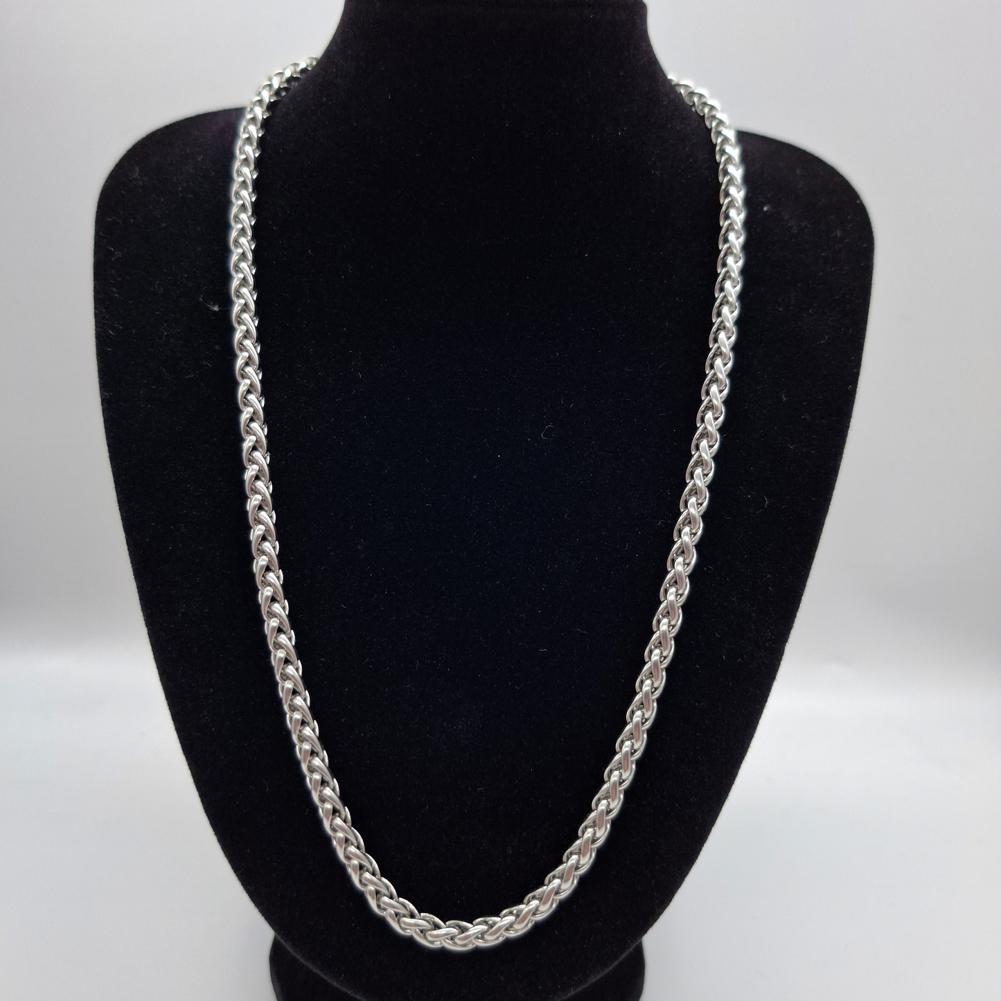 Hip-Hop Prsonality Collar Choker  Stainless Steel Chain – The Perfect Necklace for Men and Women