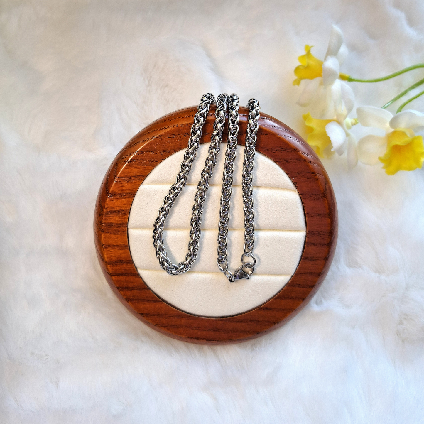 Hip-Hop Prsonality Collar Choker  Stainless Steel Chain – The Perfect Necklace for Men and Women