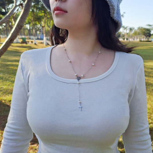 Minimalist Costume Jewelry Stainless Steel Necklace with Freshwater Pearl– The Perfect Layer for Fall & Winter