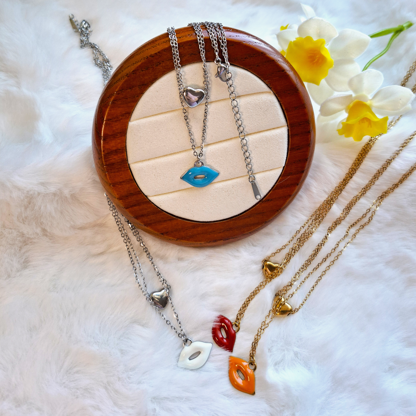 Minimalist two Layer designed Stainless Steel Necklace – The Perfect Layer for Fall & Winter